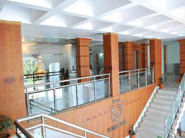 Hotel Monarch Aachal